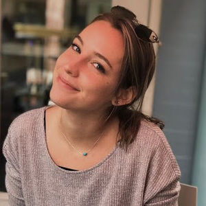 Meet your Posher, Maura